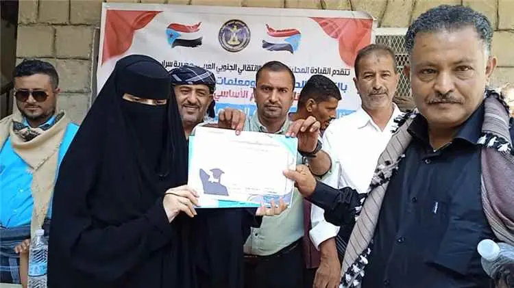 تكريم 67 طالبة متفوقة و22 معلمة متميزة في مجمع الب...