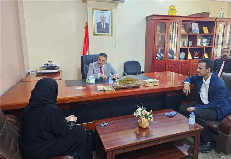 وزير الثقافة والسياحة يزور مركز بلفقيه الثقافي بال...