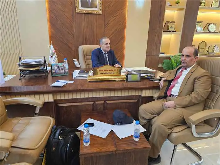 وزير الصحة العامة والسكان يلتقي بمدير مكتب الصحة ب...