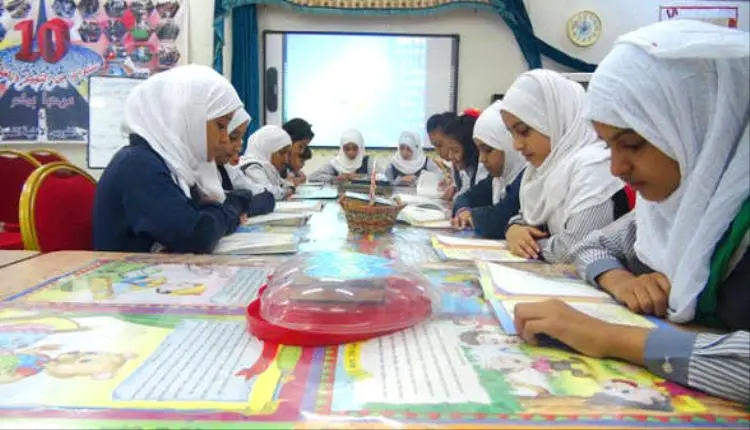 فوضى الرسوم تشعل غضب أولياء الأمور في عدن.. والتربية توقف التسجيل بالمدارس الخاصة