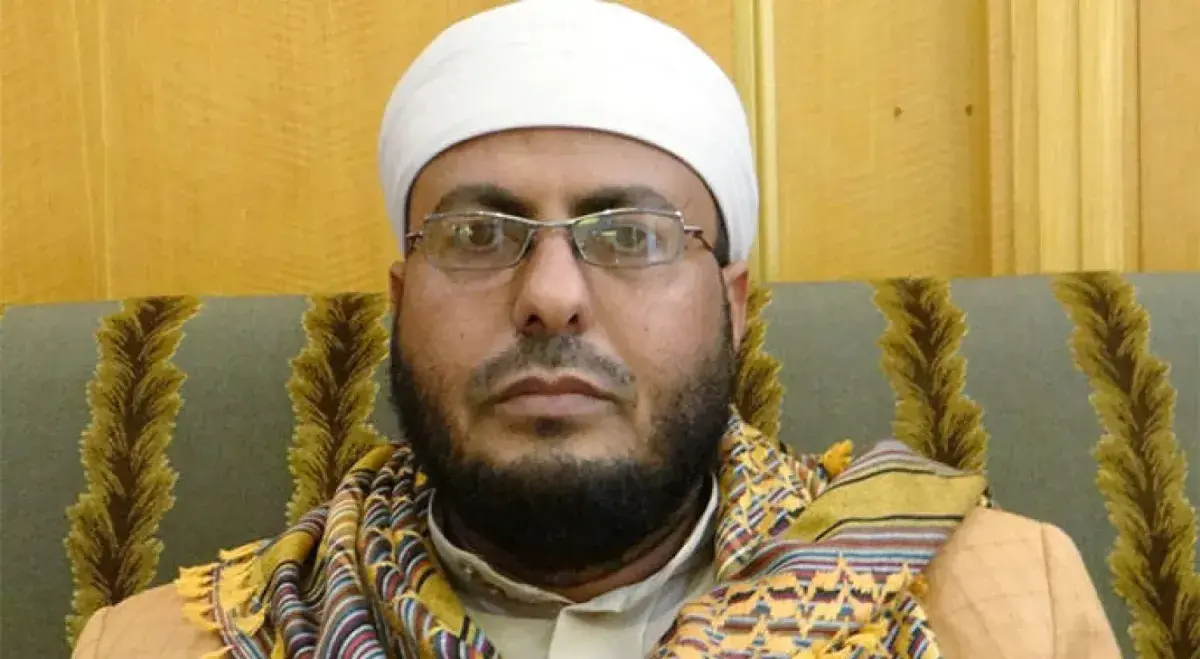 وزير الاوقاف السابق يدعو العليمي الى عدم تفويت الف...