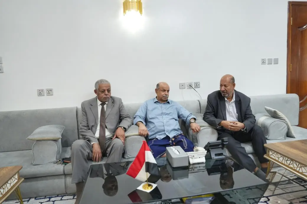الخنبشي يؤكد أهمية رفد المستشفيات والمرافق الصحية...