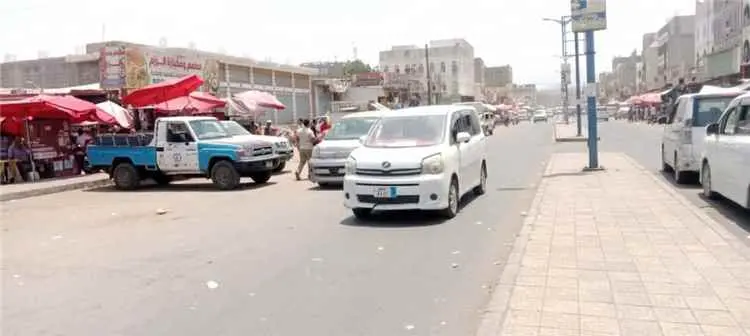 إشادة واسعة بحملة تنظيم السوق المركزي للقات في ردف...