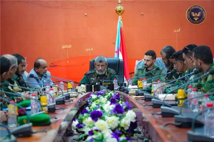 اللواء عبدالسلام الجمالي يترأس اجتماعًا لقيادة الت...