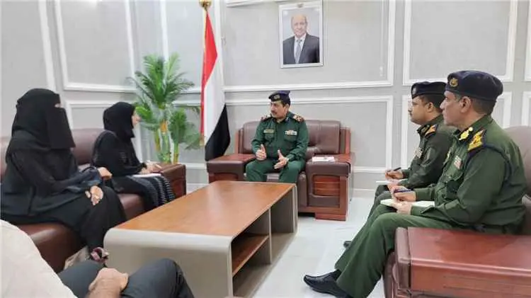 وزير الداخلية يناقش مع وزيرة التخطيط تطوير قدرات ا...