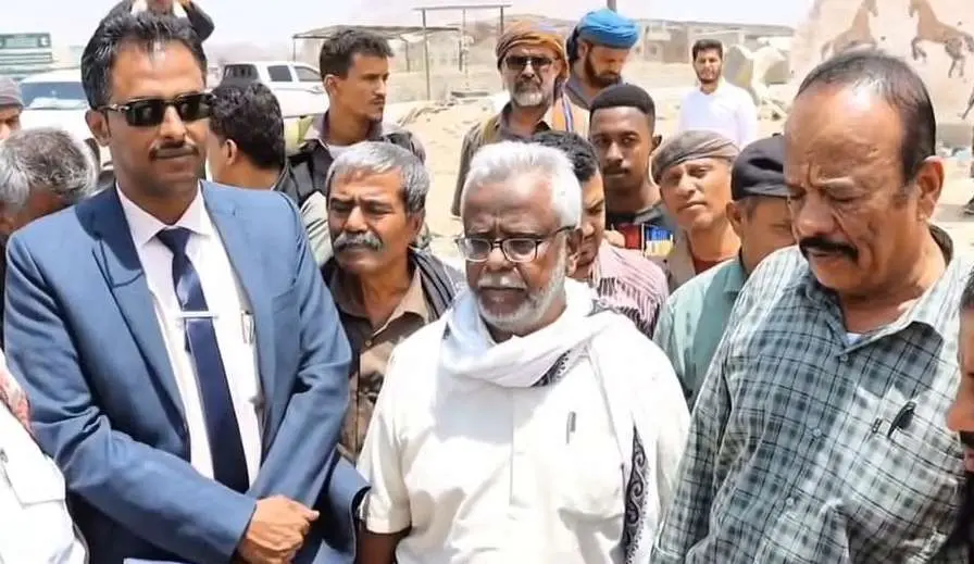 في تدشين العمل رسمياً بعزان، لفت نظري قيادي جذاب و...
