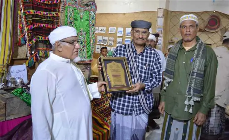 منتدى أحور يكرّم مدير المديرية تقديراً لجهوده في خدمة المجتمع ودعمه لمسيرة المنتدى