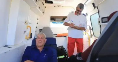 مغادرة 86 مريضاً ومرافقاً معبر رفح