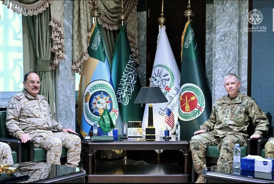قادة الدفاع الجوي السعودي والأمريكي يبحثان تعزيز التعاون وسط تصاعد التهديدات الإيرانية والحوثية