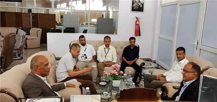 الوكيل المساعد لقطاع المطارات يطلع على الجاهزية الفنية لمطار سيئون الدولي