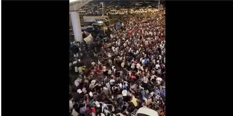 فقدان هواتف ومحافظ مالية واموال نقدية خلال تدافع ب...