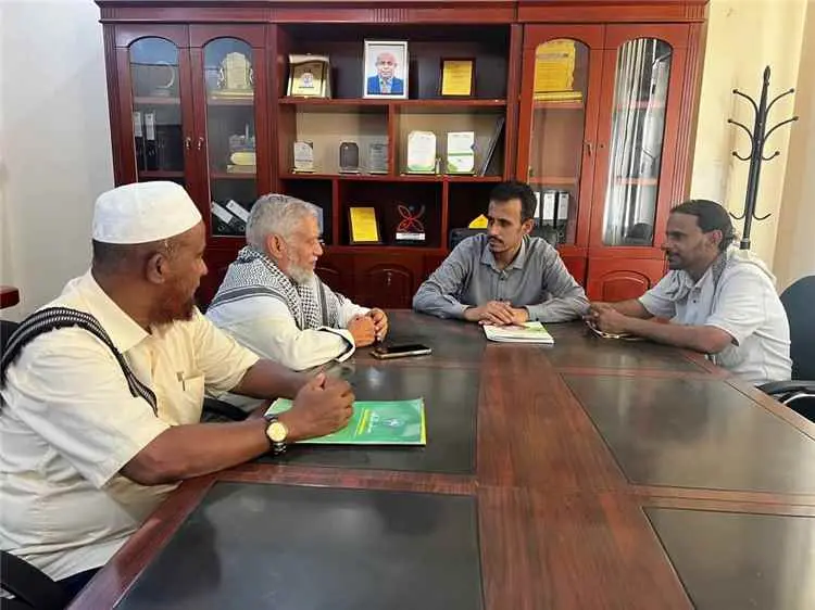 لقاء يجمع وكيل حضرموت ووفد مؤسسة كويت الخير لبحث توسيع البرامج التنموية