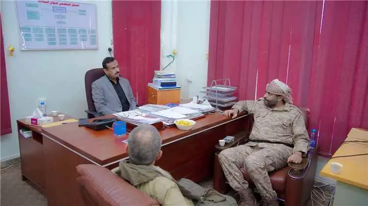 محافظ شبوة يشيد بصمود أبطال الجبهة الشمالية ويؤكد دعم السلطة المحلية لمعركة استعادة الدولة