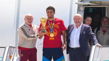 أول تعليق من دي لا فوينتي بعد تتويج إسبانيا بكأس ا...