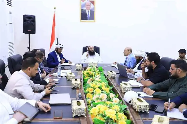وزير الأوقاف والإرشاد يترأس اجتماعًا لقطاع الحج وا...