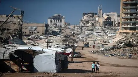 4 قتلى في غزة منذ صباح الاثنين.. غارات على مدينة غزة ومواصي رفح وخان يونس وسط تفاقم الأزمة الإنسانية