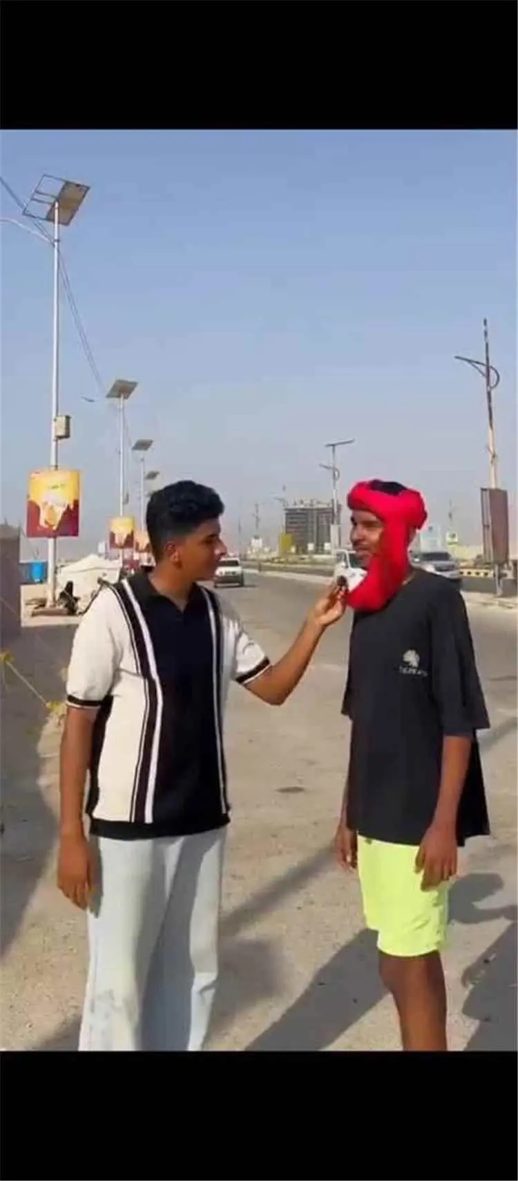 شرطة الآداب بساحل حضرموت تضبط صانع محتوى بعد نشره فيديو خادشًا للحياء في المكلا