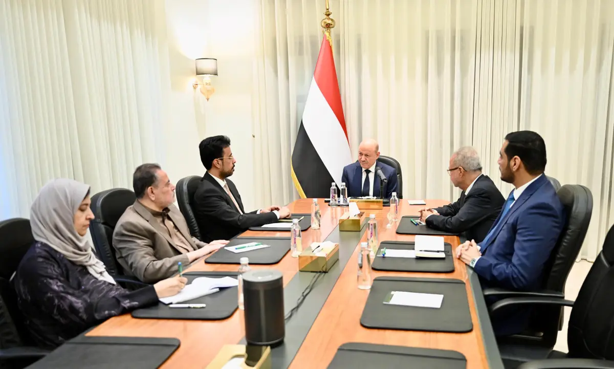 رئيس مجلس القيادة: المليشيات الحوثية حولت مناطق سيطرتها الى أسوأ مكان للعيش على وجه الارض