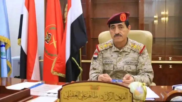 بيان لوزير الدفاع اليمني يعلن جاهزية القوات المسلح...