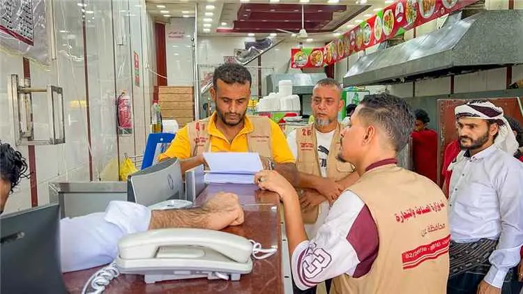 بإشراف مدير عام صيرة .. حملة لضبط أسعار الأسواق با...