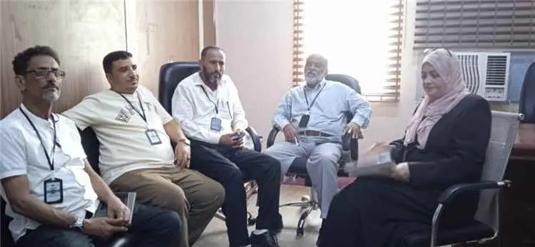 رئيسة الاتحاد العام لنقابات عمال العاصمة عدن تلتقي...