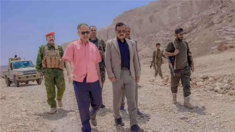 محافظ شبوة يشيد بالدعم الكويتي لمشروع مائي استراتي...
