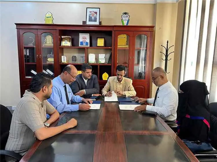 وكيلا حضرموت الجيلاني وبن خوار يشهدان توقيع مذكرة...