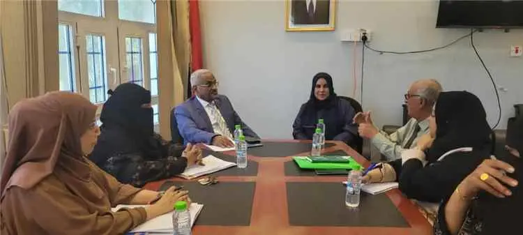 وزير الادارة المحلية ووزيرة الدولة لشؤون المرأة يب...