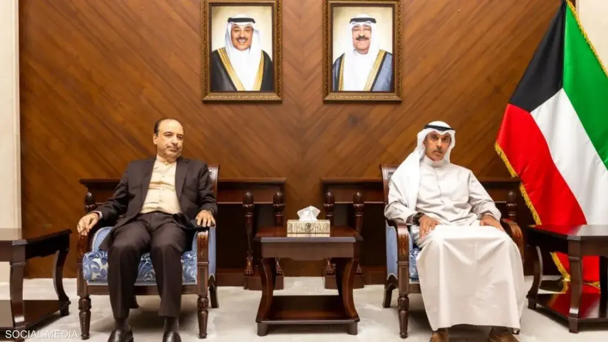 الكويت تستدعي السفير الإيراني احتجاجاً على استهداف...