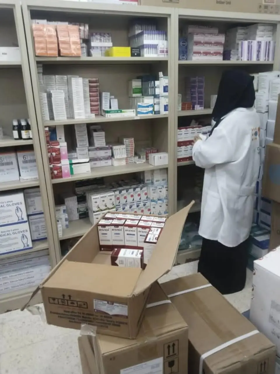 الخدمات الطبية للمقاومة الوطنية تواصل إمداد مستشفى ذوباب المندب بالمستلزمات الحيوية