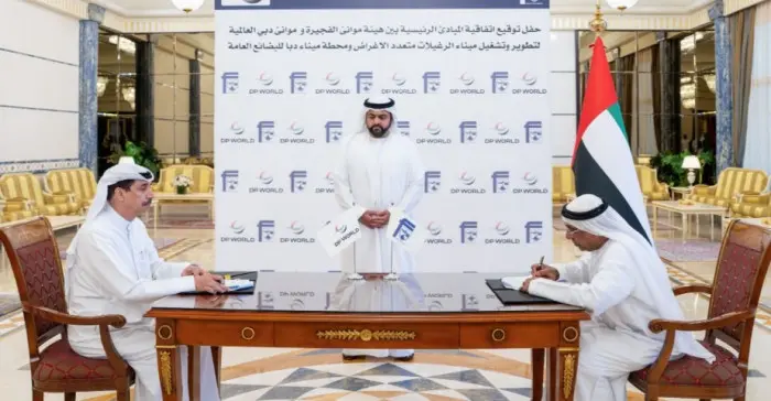 الفجيرة توثق الشراكة مع دي بي ورلد لإنشاء ميناءين...