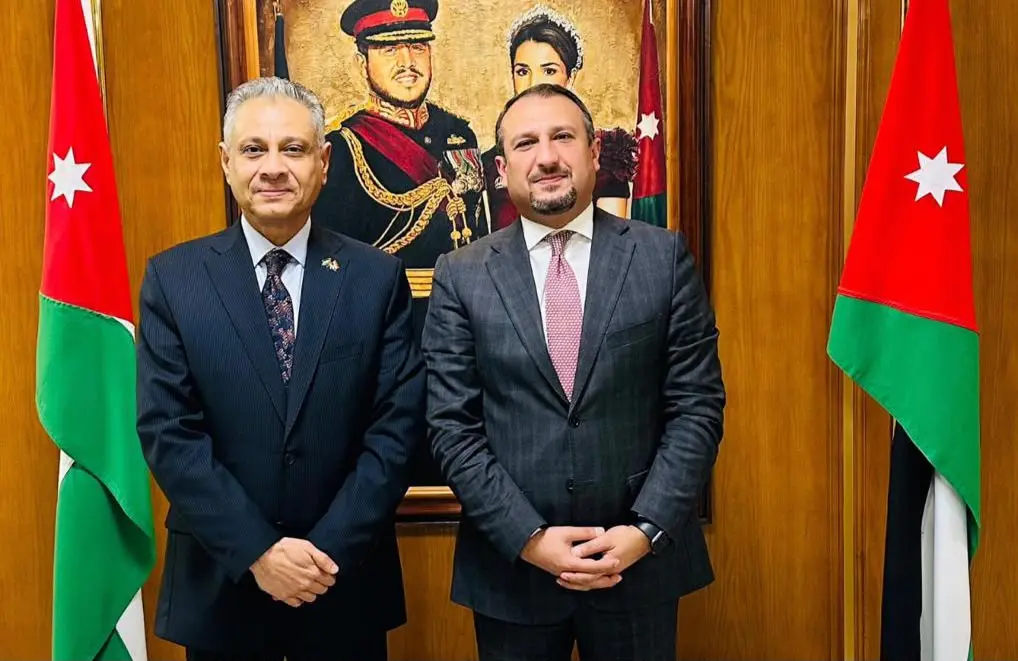 سفير اليمن يبحث مع مسؤول أردني مستجدات الأوضاع في اليمن والانتهاكات الإيرانية