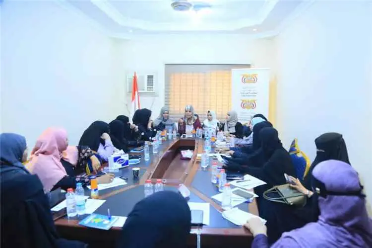 اللجنة الوطنية للمرأة تجتمع بعضواتها في الوزارات والهيئات الحكومية لبحث تحديات العمل وتمكين المرأة مؤسسياً