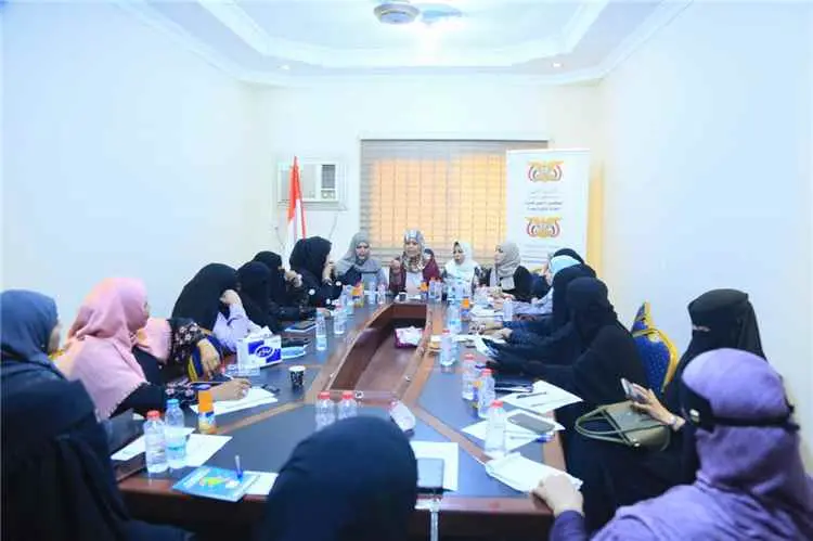 اللجنة الوطنية للمرأة تجتمع بعضواتها في الوزارات و...