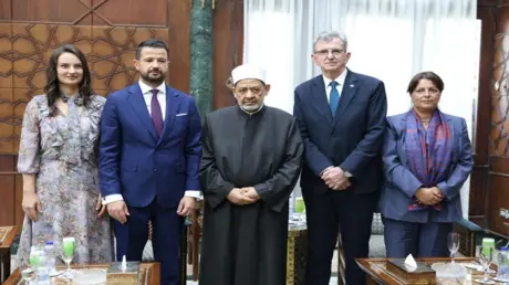مستشهدا بـ"الحروب الصليبية".. شيخ الأزهر يرد على ا...