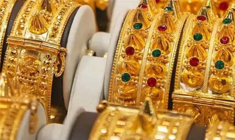 أسعار الذهب تتراجع عن أعلى مستوى في ظل تصاعد التوت...