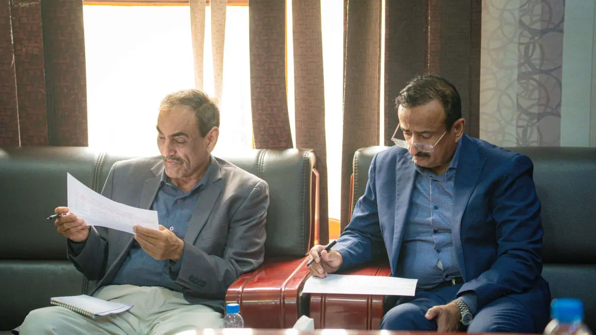 برئاسة المحافظ، مناقصات شبوة تقر إرساء مشروعي مدرس...