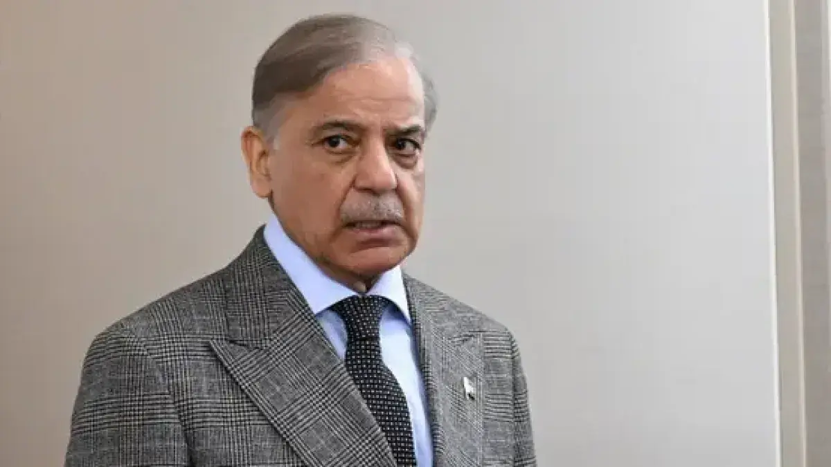رئيس وزراء باكستان يدين استهداف السفن السعودية ويب...