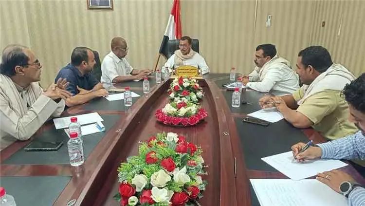 لجنة التموين والاستجابة الخدمية بالمهرة تعقد أولى...