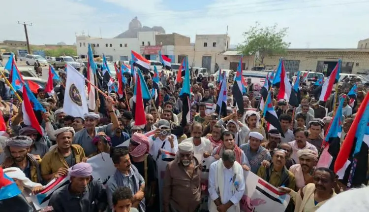 مسيرة جماهيرية حاشدة في حبان تؤكد التمسك بالحقوق ا...