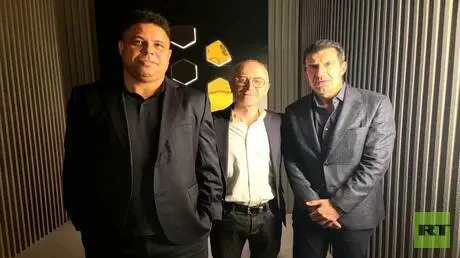 مصطفى الخاني يجتمع برونالدو ولويس فيغو خلال افتتاح...
