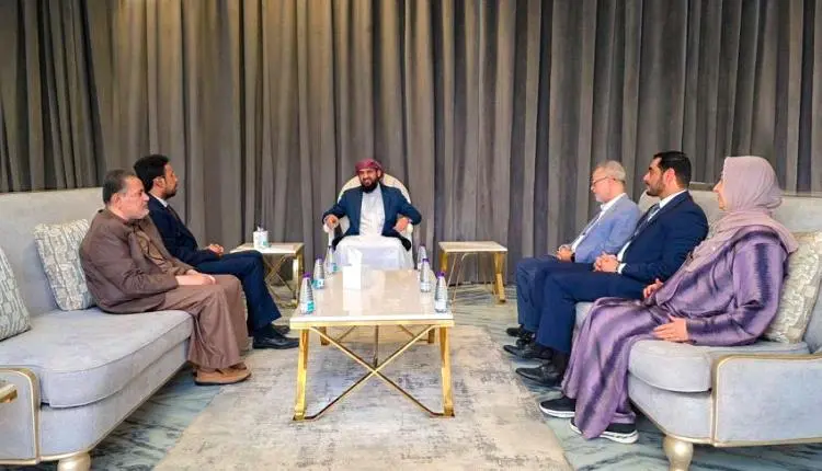 تفاصيل لقاء هام جمع المحرمي مع قيادة هيئة التشاور...