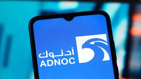 "أدنوك" تعرض شحنات النفط الخام للبيع في السوق الفو...