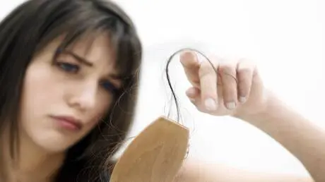 أطعمة صيفية شائعة قد تضر بصحة الشعر
