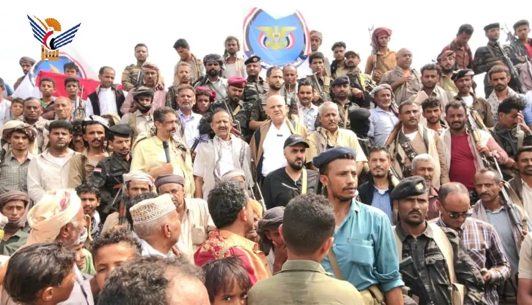 مسيرة حاشدة في الوازعية بتعز تطالب بفك الحصار وتدع...