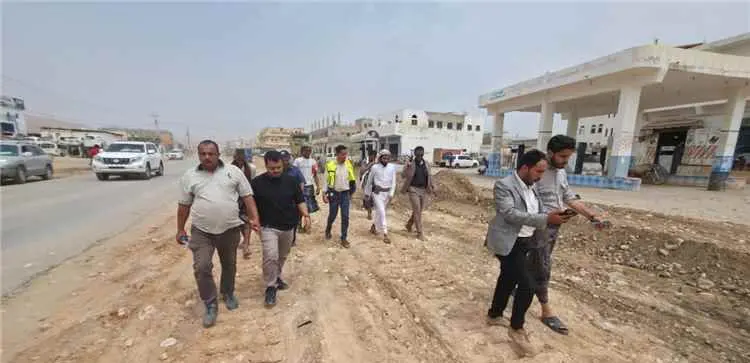 متابعة ميدانية لمشروع تأهيل وتوسعة الشارع الرئيسي...