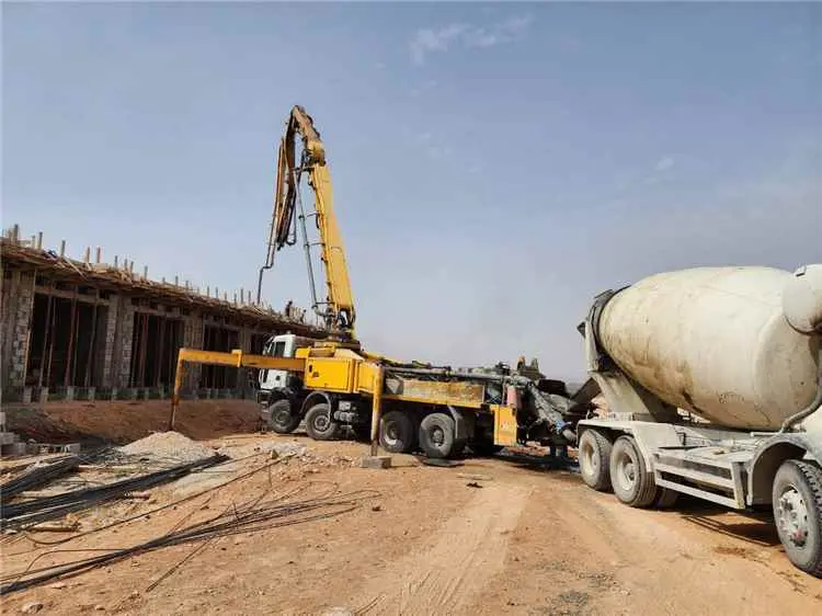 صبة الدور الأول لمبنى الوقف الخيري لمرضى السرطان ب...