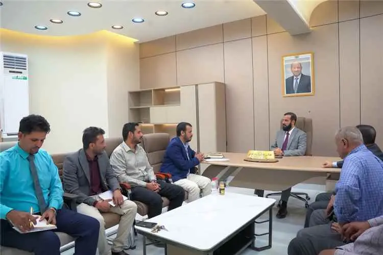 محافظ أبين يناقش مع وحدة المناخ بوزارة المياه والب...