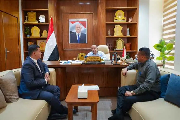 الخنبشي يتابع أوضاع قطاع النظافة والتحسين ويؤكد دع...