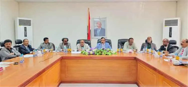 برئاسة المحافظ بن الوزير.. المكتب التنفيذي بشبوة ي...
